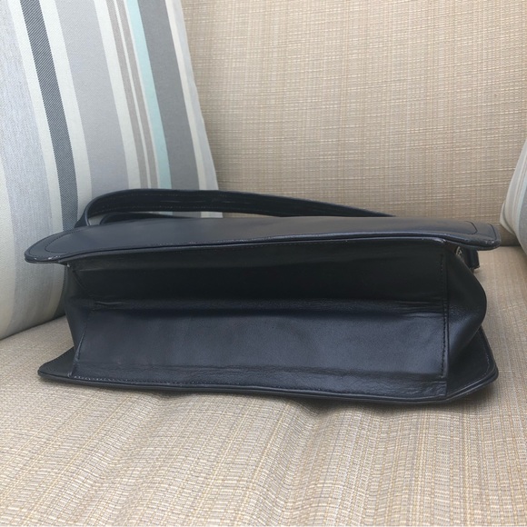 Vintage Early 80’s Black leather Adjustable Strap Small Shoulder Messenger Bag - Picture 9 of 17